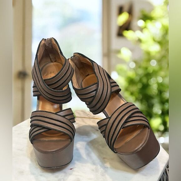 L.A.M.B. Y2K 90s Bernadette Leather Sandals Wedges Heels Size 7.5 - Picture 2 of 15